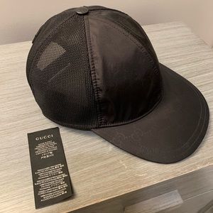 SOLD: Gucci snapback cap
